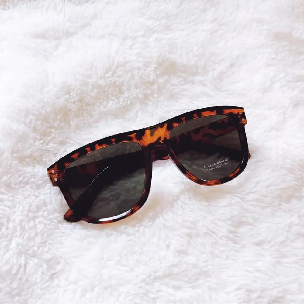 Simon Tortoise Brown Classic Sunglasses